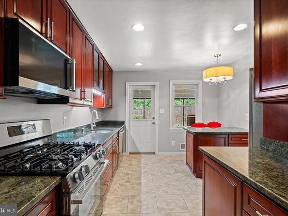 9805 Raleigh Tavern Court, Bethesda MD 20814
