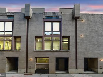 123 S Van Pelt Street