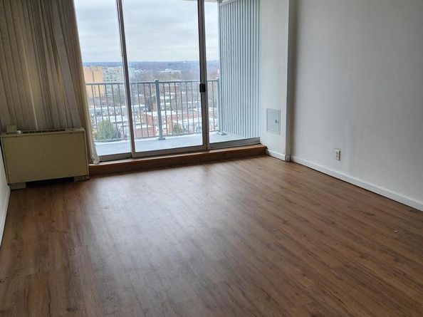 3900 Ford Road 18R, Philadelphia PA 19131