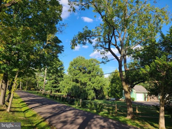 3889 Robin Road, Furlong PA 18925