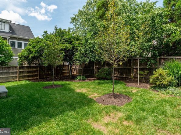 2615 3rd Street N, Arlington VA 22201