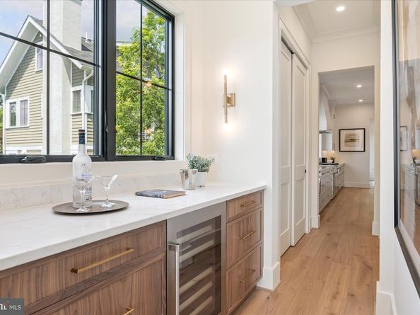 2615 3rd Street N, Arlington VA 22201
