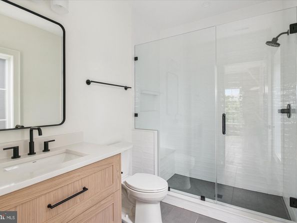 2615 3rd Street N, Arlington VA 22201