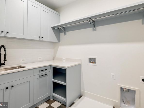 2615 3rd Street N, Arlington VA 22201