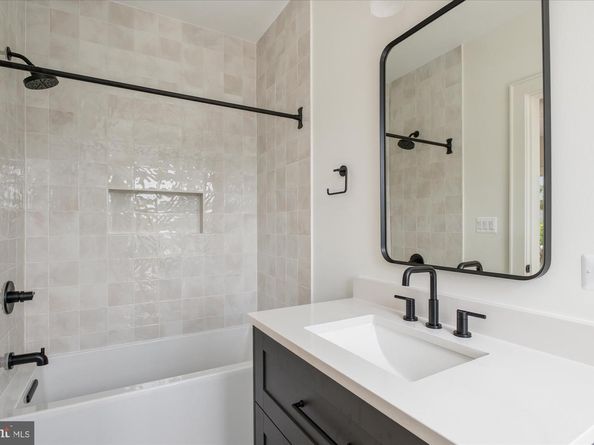2615 3rd Street N, Arlington VA 22201