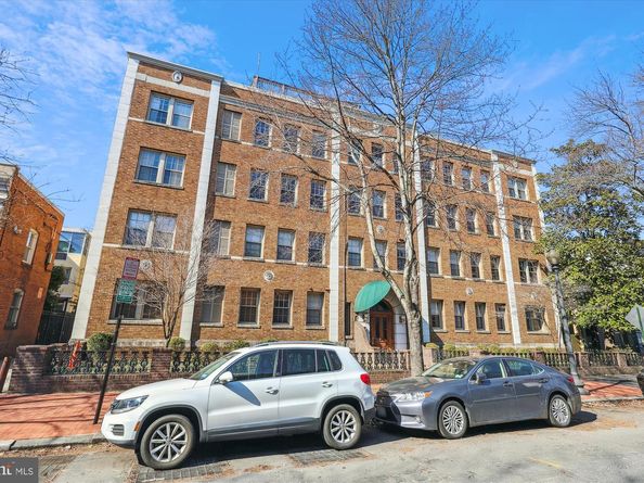 18 9TH Street NE 207, Washington DC 20002