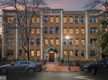 18 9TH Street NE