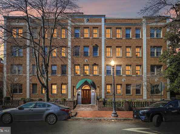 18 9TH Street NE 207, Washington DC 20002