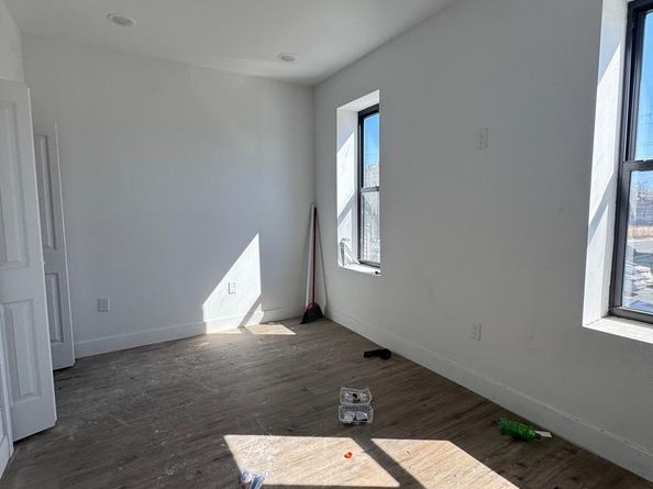 1613 W Erie Avenue, Philadelphia PA 19140