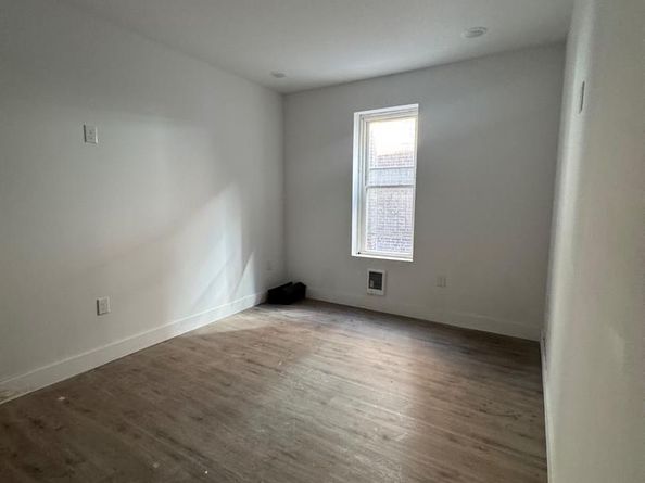 1613 W Erie Avenue, Philadelphia PA 19140
