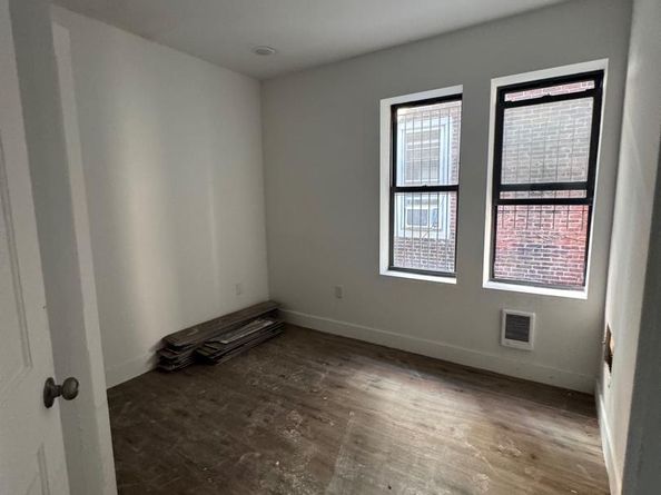 1613 W Erie Avenue, Philadelphia PA 19140
