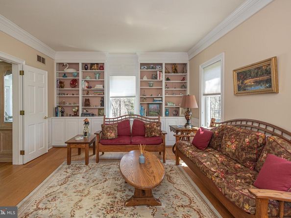 1045 Washington Crossing Road, Newtown PA 18940
