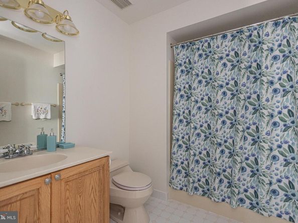 1045 Washington Crossing Road, Newtown PA 18940