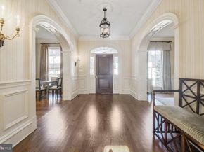 1935 Foxview Circle NW, Washington DC 20007