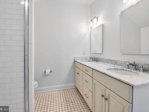 1935 Foxview Circle NW, Washington DC 20007