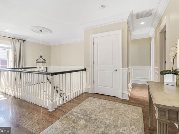1935 Foxview Circle NW, Washington DC 20007