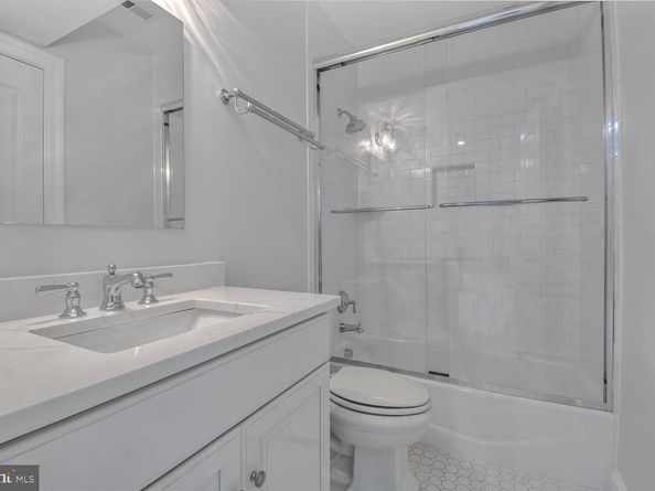 1935 Foxview Circle NW, Washington DC 20007