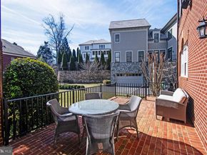 1935 Foxview Circle NW, Washington DC 20007