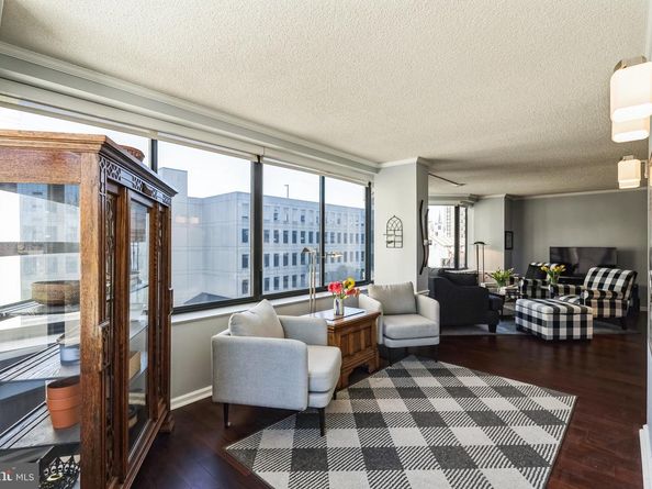 2001 Hamilton Street 401, Philadelphia PA 19130