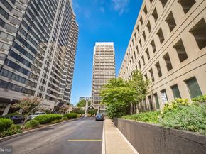 2001 Hamilton Street 401, Philadelphia PA 19130