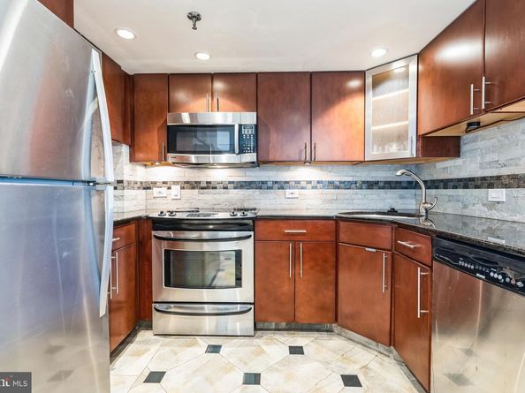 2001 Hamilton Street 401, Philadelphia PA 19130