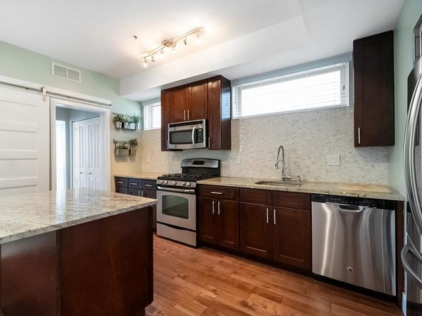 906 N 16TH Street 3R, Philadelphia PA 19130