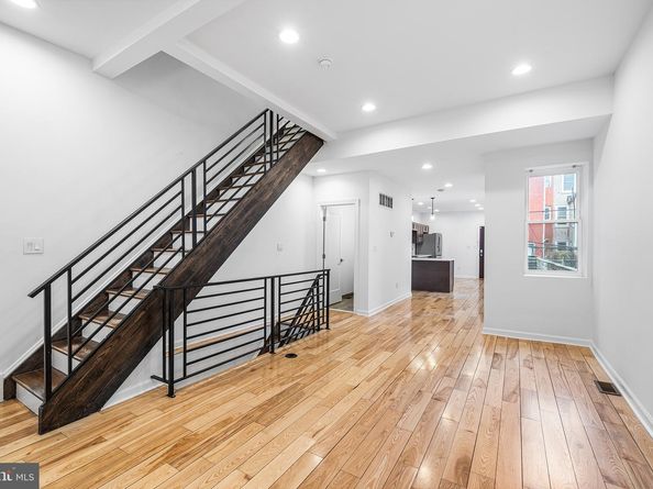 4047 Green Street, Philadelphia PA 19104