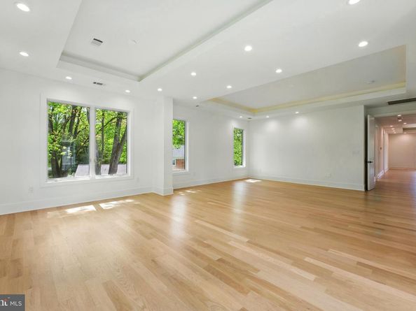 103 Saint Andrews Drive NE, Vienna VA 22180