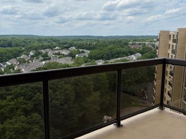 309 Yoakum Parkway 1809, Alexandria VA 22304