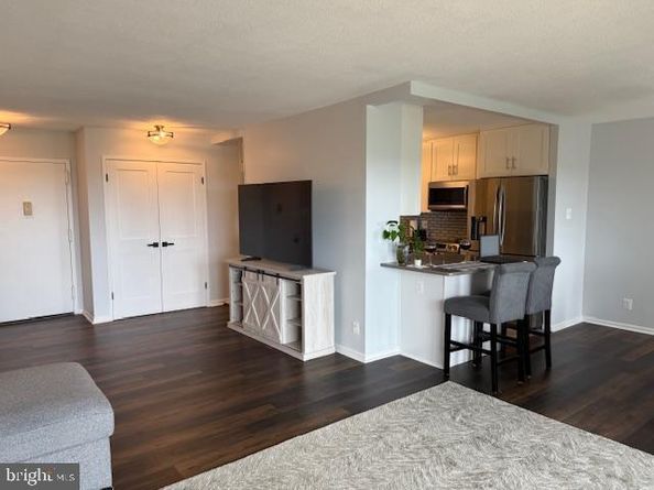309 Yoakum Parkway 1809, Alexandria VA 22304