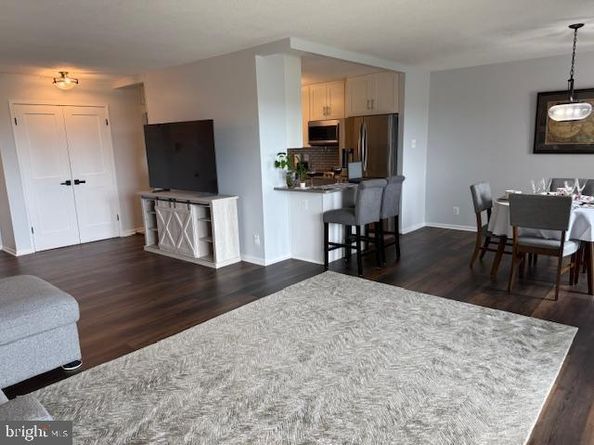 309 Yoakum Parkway 1809, Alexandria VA 22304