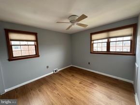 124 Meadow Lane, Philadelphia PA 19154