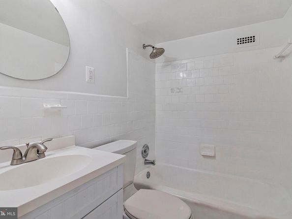 5801 Quantrell Avenue 203, Alexandria VA 22312