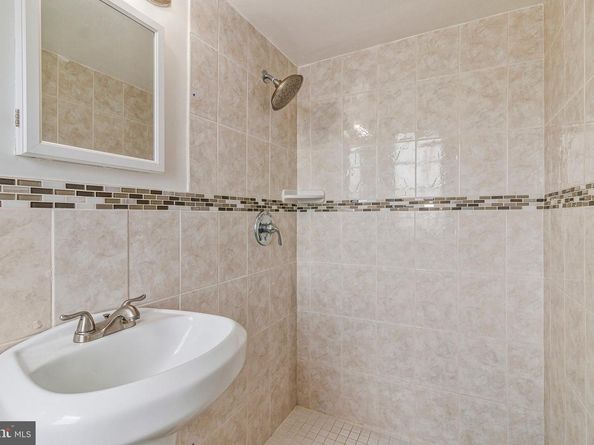 5801 Quantrell Avenue 203, Alexandria VA 22312