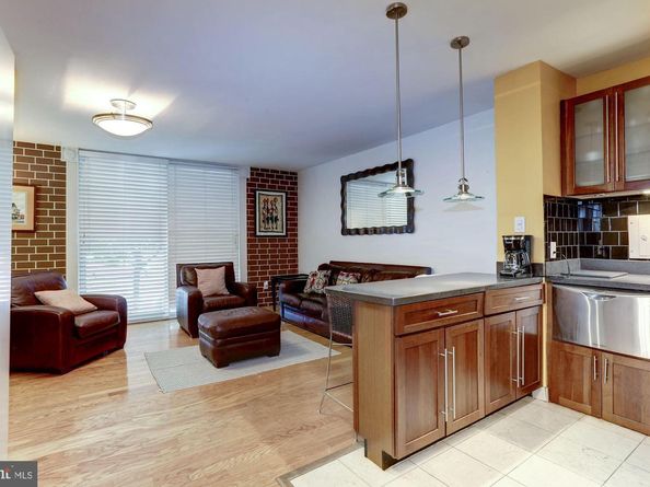 950 25TH Street NW 106N, Washington DC 20037