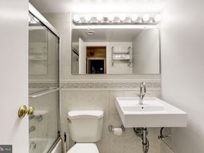 950 25TH Street NW 106N, Washington DC 20037