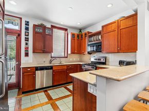 2228 Green Street, Philadelphia PA 19130