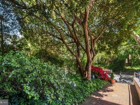 2228 Green Street, Philadelphia PA 19130