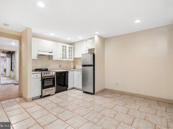 2228 Green Street, Philadelphia PA 19130