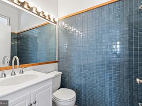 2228 Green Street, Philadelphia PA 19130