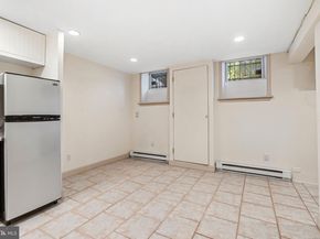 2228 Green Street, Philadelphia PA 19130