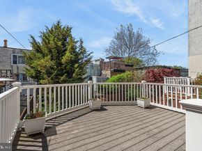 2228 Green Street, Philadelphia PA 19130