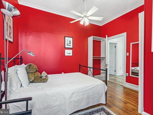 2228 Green Street, Philadelphia PA 19130