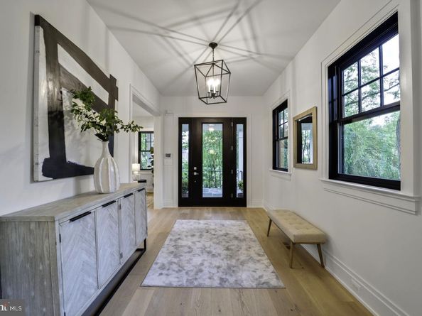 3127 51st Place NW, Washington DC 20016