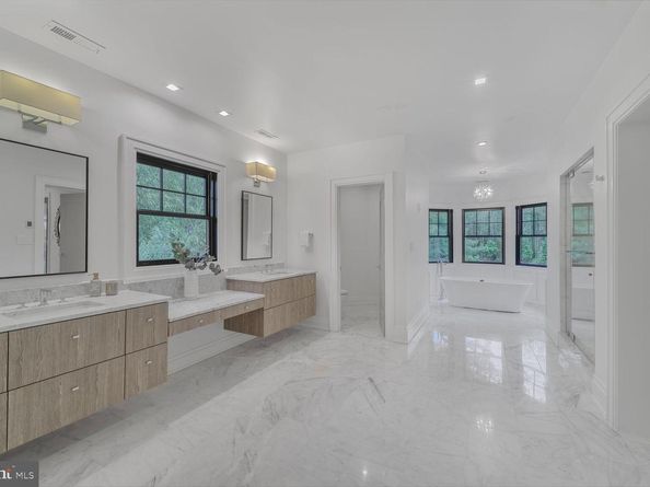 3127 51st Place NW, Washington DC 20016