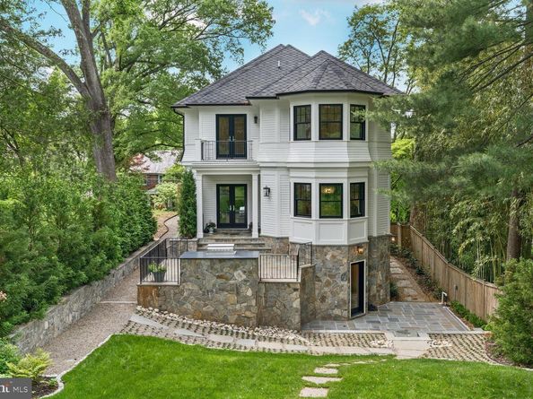 3127 51st Place NW, Washington DC 20016