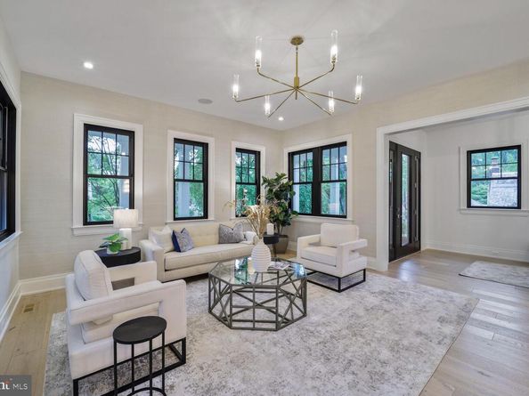 3127 51st Place NW, Washington DC 20016