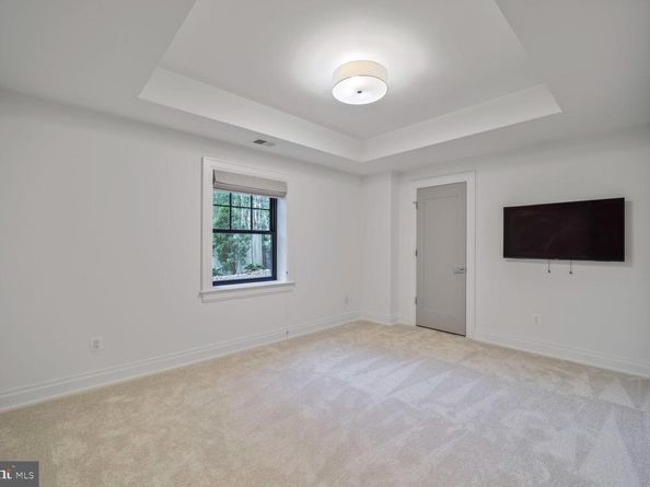 3127 51st Place NW, Washington DC 20016