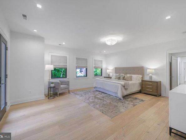 3127 51st Place NW, Washington DC 20016