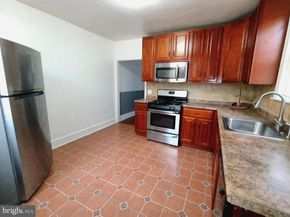 7170 N 19TH Street, Philadelphia PA 19126
